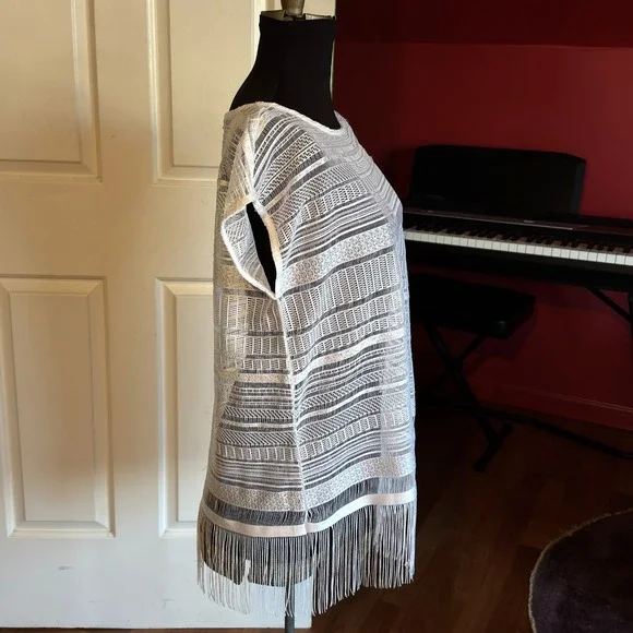 Chico's White Fringe Top  Bathing Suit Cover-up Cap‎ Sleeve Size 0 Small/4 NEW - Picture 2 of 15